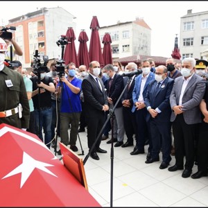Şehit Uzman Çavuş İsmail ŞEBELEK Son Yolculuğuna Uğurlandı. - fotoğraf 5