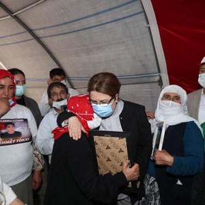 Bakanımız Derya Yanık, Diyarbakır Annelerini Ziyaret Etti - fotoğraf 7