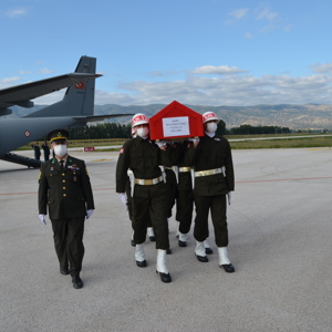 Şehit Piyade Uzman Çavuş Muammer Yiğit Son Yolculuğuna Uğurlandı - fotoğraf 1