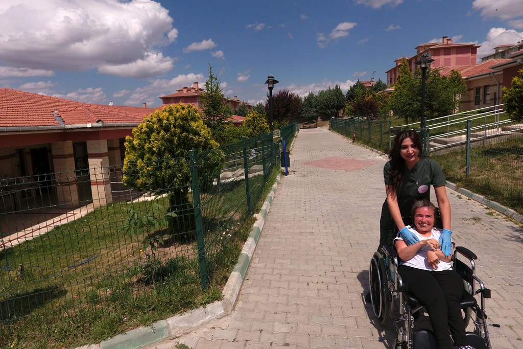 Aile ve Sosyal Hizmetler Bakanı Derya Yanık : “9 Adet Engelli Gündüz Yaşam Merkezinin Bu Yıl Faaliyete Geçmesi İçin Çalışmaları Başlattık” 