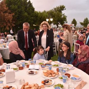 Şehit Yakınları, Gaziler ve Gazi Aileleri İftarda Bir Araya Geldi - fotoğraf 2