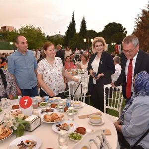Şehit Yakınları, Gaziler ve Gazi Aileleri İftarda Bir Araya Geldi - fotoğraf 6