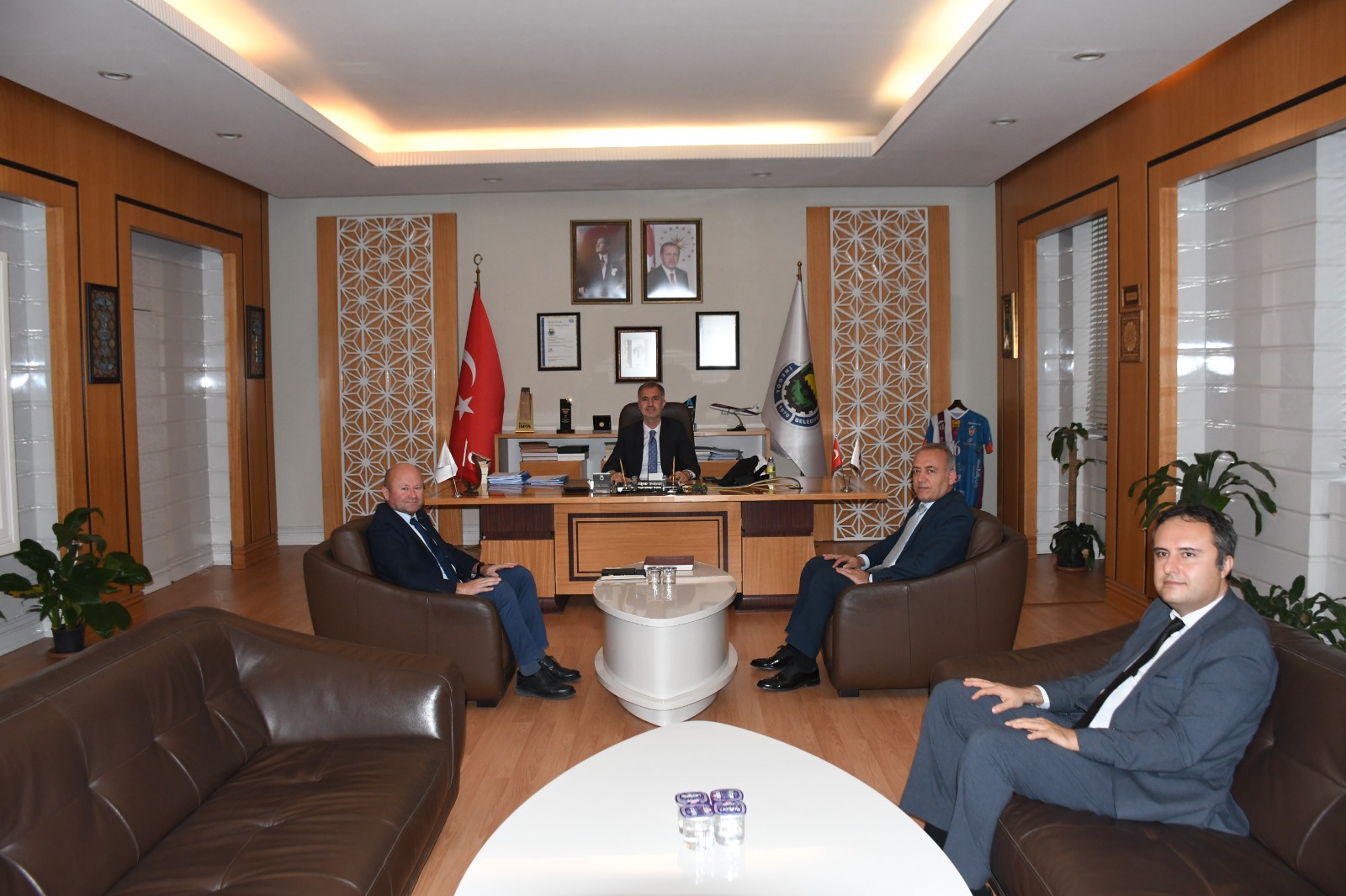 İl Müdürümüz; Sayın İnegöl Belediye Başkanına Ziyaret Gerçekleştirdi