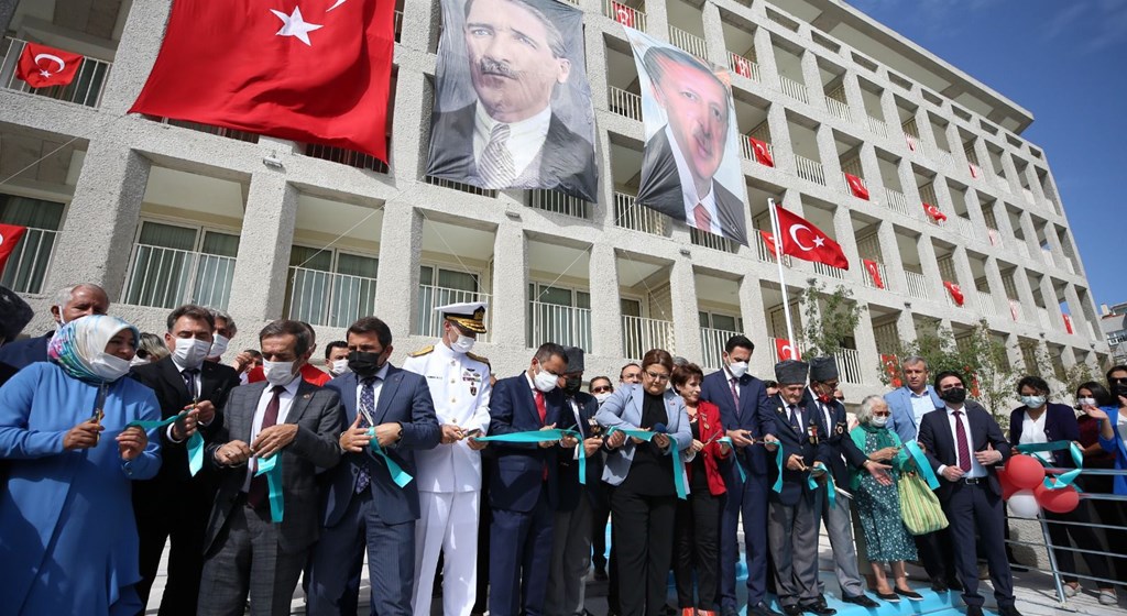 Bakanımız Sayın Derya Yanık Türkiye’de İlk Olan Çanakkale Şehit Yakınları ve Gazievi'ni Hizmete Açtı