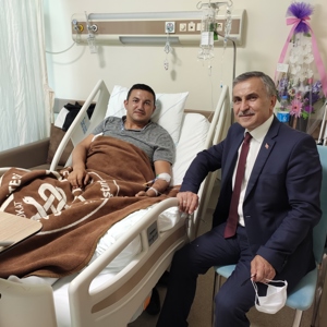 İl Müdürümüz Mahmut ÖZDEMİR, Afrin Gazisi P.Uzm.Çvş. Seyit YÜZGEÇ'i Ziyaret Etti - fotoğraf 1