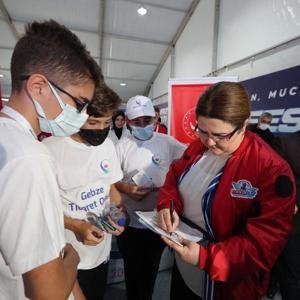 Bakanımız Derya Yanık TEKNOFEST'i Ziyaret Etti - fotoğraf 4