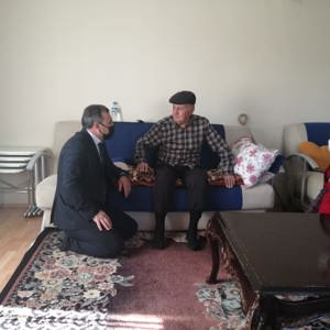 İl Müdürü Kaya Yaşlılarımızı Evinde Ziyaret Etti - fotoğraf 2