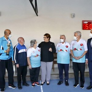 Bakanımız Derya Yanık, Dünya Yaşlılar Günü’nde Huzurevi Sakinleriyle Bir Araya Geldi - fotoğraf 5