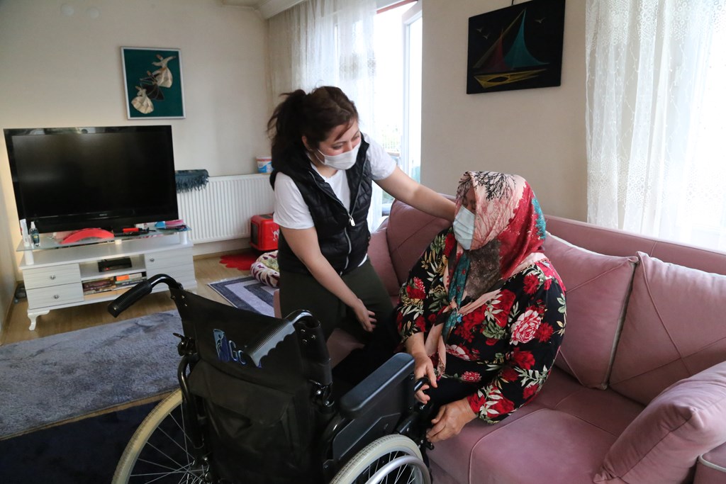 Evde Bakım Yardımı Kapsamında 60 Yaş ve Üzeri 132 Bin Yaşlıya Destek Verildi