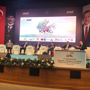 3. Uluslararası Afet ve Dirençlilik Kongresi’nde Konuşan Engelli ve Yaşlı Hizmetleri Genel Müdürü Uzm. Dr. Orhan KOÇ: Erişilebilirlik Kavramı Acil, Afet ve Panik Anlarındaki Süreçleri Dikkate Alacak Şekilde En Baştan Tasarlanmalıdır  - fotoğraf 1