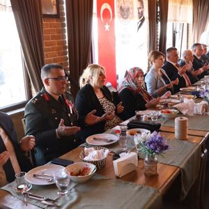 18 Mart Şehitleri Anma Günü Yemek Programı Gerçekleştirildi. - fotoğraf 1