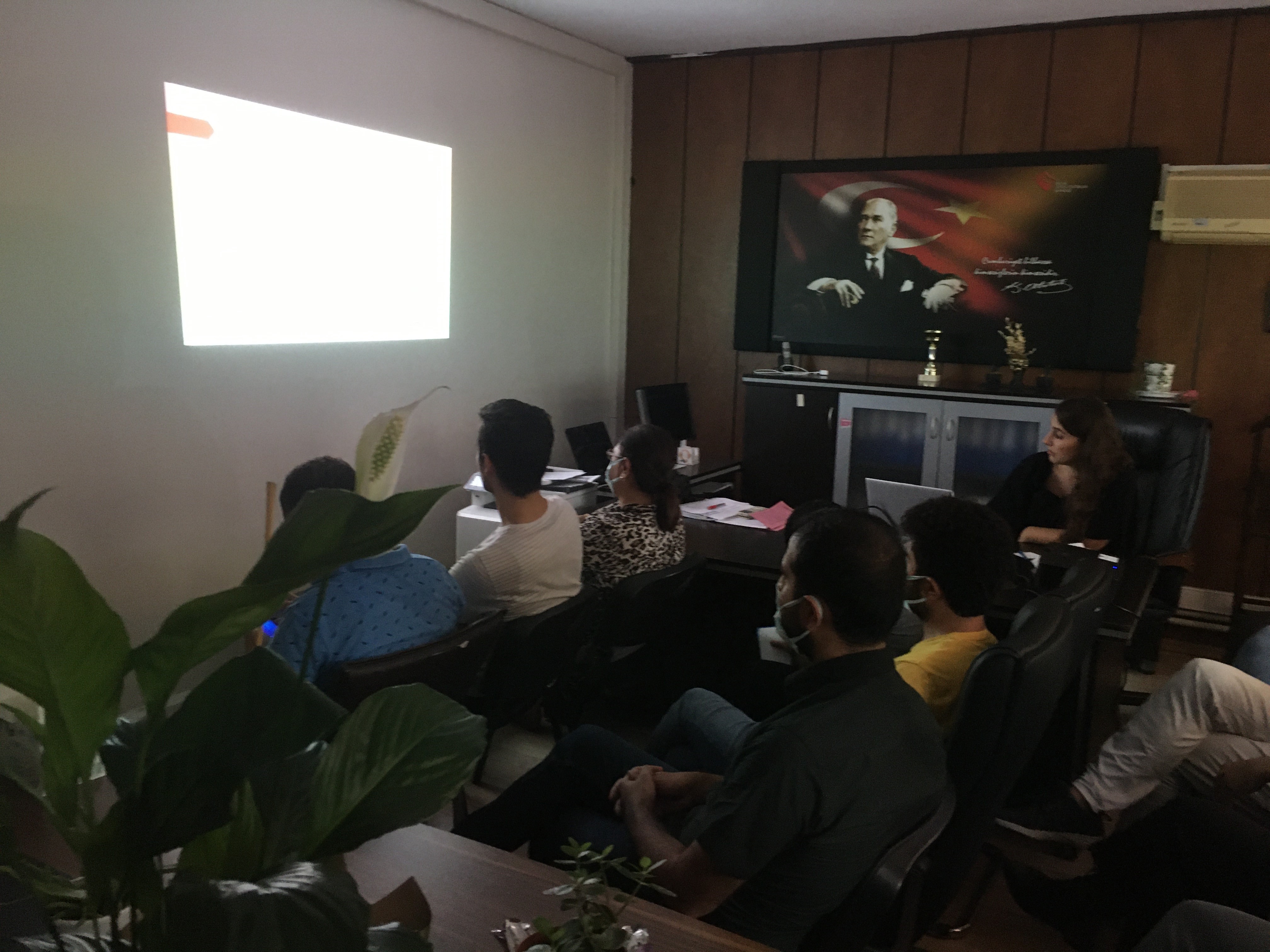 Antakya Sosyal Hizmet Merkezi personeline “Tükenmişlik Sendromu” konulu seminer verildi.