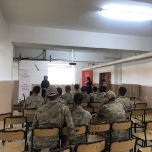 Jandarma Bünyesindeki Er-Erbaşlara Kadına Yönelik Şiddetle Mücadele Semineri Verildi - fotoğraf 4