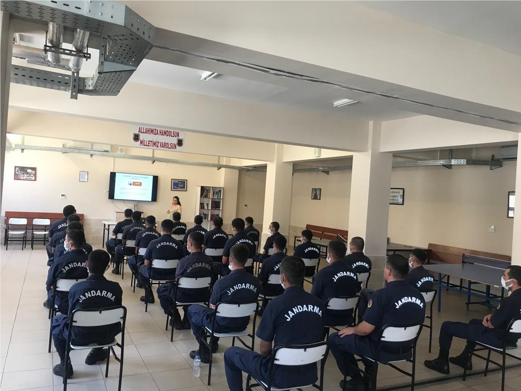 ''Aile içi ve Kadına Yönelik Şiddetle Mücadele ve Erken Yaşta ve Zorla Evliliklerle Mücadele" konulu eğitim verildi.