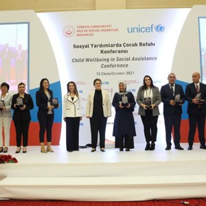Bakanımız Sayın Derya Yanık: “Sosyal yardım başvuruları, bugün itibarıyla e-Devlet'ten yapılabilecek” - fotoğraf 1