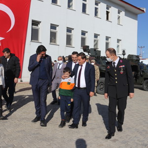 CUR KARDEŞLERDEN TAŞLIÇAY KAYMAKAMI İLE BELEDİYE BAŞKANINA ZİYARET  - fotoğraf 6