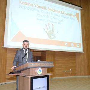 Kadına Yönelik Şiddetle Mücadelede 2022-2025 Yıllarını kapsayacak İl Eylem Planını hazırlamak amacıyla düzenlenen Çalıştay Valimiz Sayın İbrahim Akın başkanlığında yapıldı. - fotoğraf 2