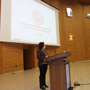 Kadına Yönelik Şiddetle Mücadelede 2022-2025 Yıllarını kapsayacak İl Eylem Planını hazırlamak amacıyla düzenlenen Çalıştay Valimiz Sayın İbrahim Akın başkanlığında yapıldı. - fotoğraf 4