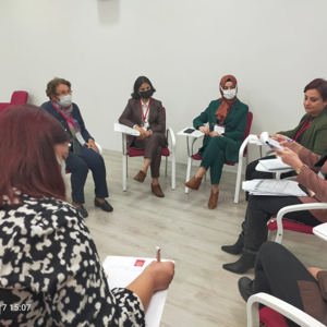 Kadına Yönelik Şiddetle Mücadelede 2022-2025 Yıllarını kapsayacak İl Eylem Planını hazırlamak amacıyla düzenlenen Çalıştay Valimiz Sayın İbrahim Akın başkanlığında yapıldı. - fotoğraf 7