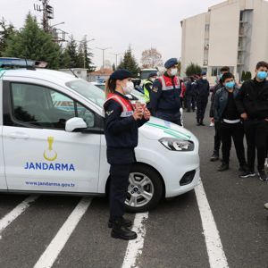 Dünya Çocuk Hakları Gününde Kırklareli Çocuk Hakları İl Komitesindeki Çocuklarımız İl Jandarma Komutanlığı’nın Misafiri Oldular. - fotoğraf 11