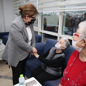 Bakanımız Derya Yanık Karabük'te Ziyaretlerde Bulundu - fotoğraf 12