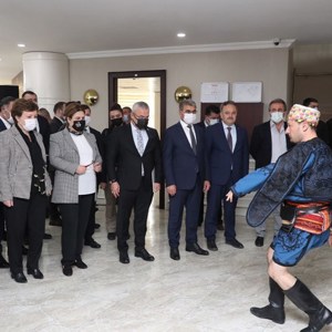 Bakanımız Derya Yanık Karabük'te Ziyaretlerde Bulundu - fotoğraf 10