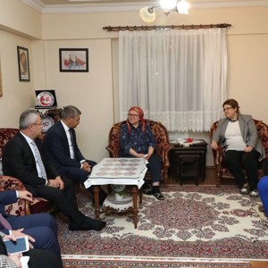 Bakanımız Derya Yanık Karabük'te Ziyaretlerde Bulundu - fotoğraf 19