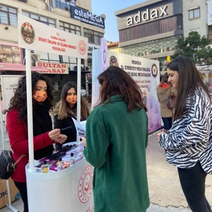 Kadına Yönelik Şiddete Karşı Uluslararası Mücadele Günü Kapsamında Tanıtım ve Bilgilendirme Faaliyetleri Yapıldı - fotoğraf 3
