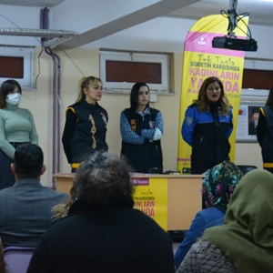 Kadına Yönelik Şiddete Karşı Uluslararası Mücadele Günü Kapsamında Tanıtım ve Bilgilendirme Faaliyetleri Yapıldı - fotoğraf 7