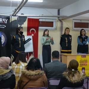 Kadına Yönelik Şiddete Karşı Uluslararası Mücadele Günü Kapsamında Tanıtım ve Bilgilendirme Faaliyetleri Yapıldı - fotoğraf 8