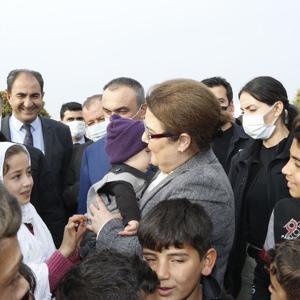 Bakanımız Derya Yanık, Kilis'te Elbeyli Geçici Barınma Merkezi'ni Ziyaret Etti - fotoğraf 3