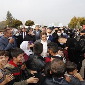 Bakanımız Derya Yanık, Kilis'te Elbeyli Geçici Barınma Merkezi'ni Ziyaret Etti - fotoğraf 6