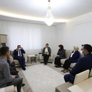 Bakanımız Derya Yanık, Kilis'te Elbeyli Geçici Barınma Merkezi'ni Ziyaret Etti - fotoğraf 13