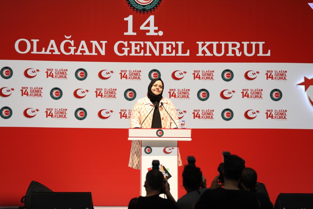 Bakan Selçuk: “Hiç Kimsenin Siyasi Görüşünden, Sendikasından Dolayı Bu Milleti Ayrıştırmaya, İşten Çıkarmaya Hakkı Yok”