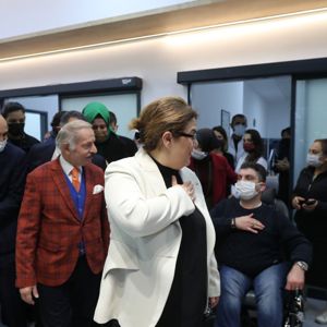 Bakanımız Derya Yanık, Bayrampaşa'da Fizik Tedavi ve Engelliler Rehabilitasyon Merkezi'nin Açılışını Gerçekleştirdi - fotoğraf 3