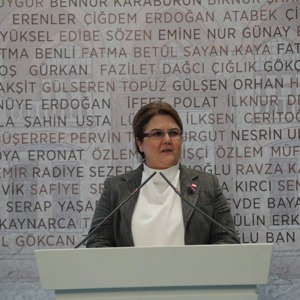 Emine Erdoğan Hanımefendi ile Bakanımız Derya Yanık, Kadın Milletvekilleriyle Bir Araya Geldi - fotoğraf 1