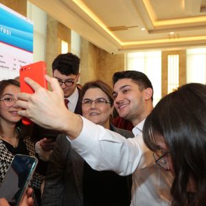 Bakanımız Derya Yanık: “Devlet Korumasında Yetişen 985 Gencimizi Kamuya Atadık” - fotoğraf 4