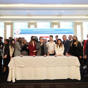 Bakanımız Derya Yanık: “Devlet Korumasında Yetişen 985 Gencimizi Kamuya Atadık” - fotoğraf 3