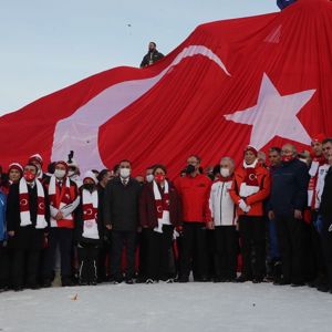 Bakanımız Derya Yanık Sarıkamış Şehitlerini Temsilen Yapılan Kardan Heykellerin Açılışına Katıldı  - fotoğraf 1