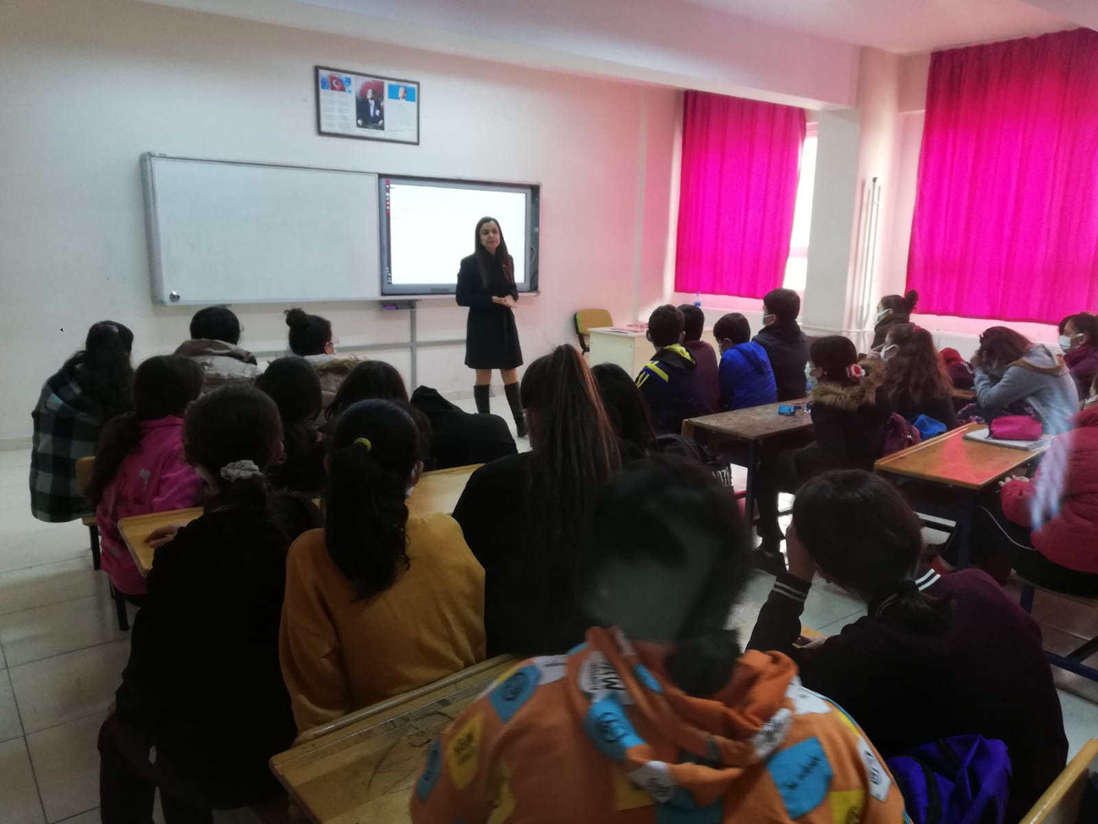 Samandağ Çöğürlü Ortaokulu öğrencilerine “Şiddetin Önlenmesi” konulu seminer verildi.