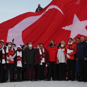 Bakanımız Derya Yanık Sarıkamış Şehitlerini Temsilen Yapılan Kardan Heykellerin Açılışına Katıldı - fotoğraf 1