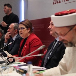 Aile ve Sosyal Hizmetler Bakanımız Derya Yanık Başkanlığında, “Kadına Yönelik Şiddetle Mücadelede 2022 Yol Haritası” Konulu Basın Toplantısı Gerçekleştirildi - fotoğraf 3