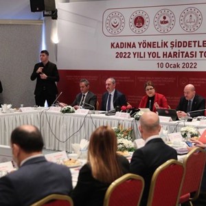 Aile ve Sosyal Hizmetler Bakanımız Derya Yanık Başkanlığında, “Kadına Yönelik Şiddetle Mücadelede 2022 Yol Haritası” Konulu Basın Toplantısı Gerçekleştirildi - fotoğraf 4