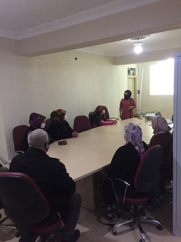 Kırıkhan Sosyal Hizmet Merkezi tarafından ‘’Ailenin kendi doğal kaynaklarını kullanma yoluyla problem çözme becerisinin kazanılması” konulu seminer verildi.