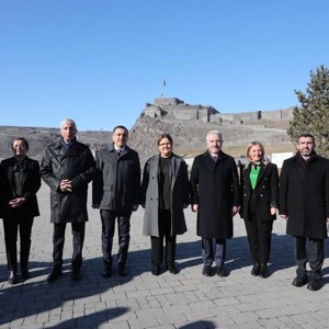 Bakanımız Sayın Derya Yanık Kars'ta Şehit Ailelerini Ziyaret Etti - fotoğraf 3