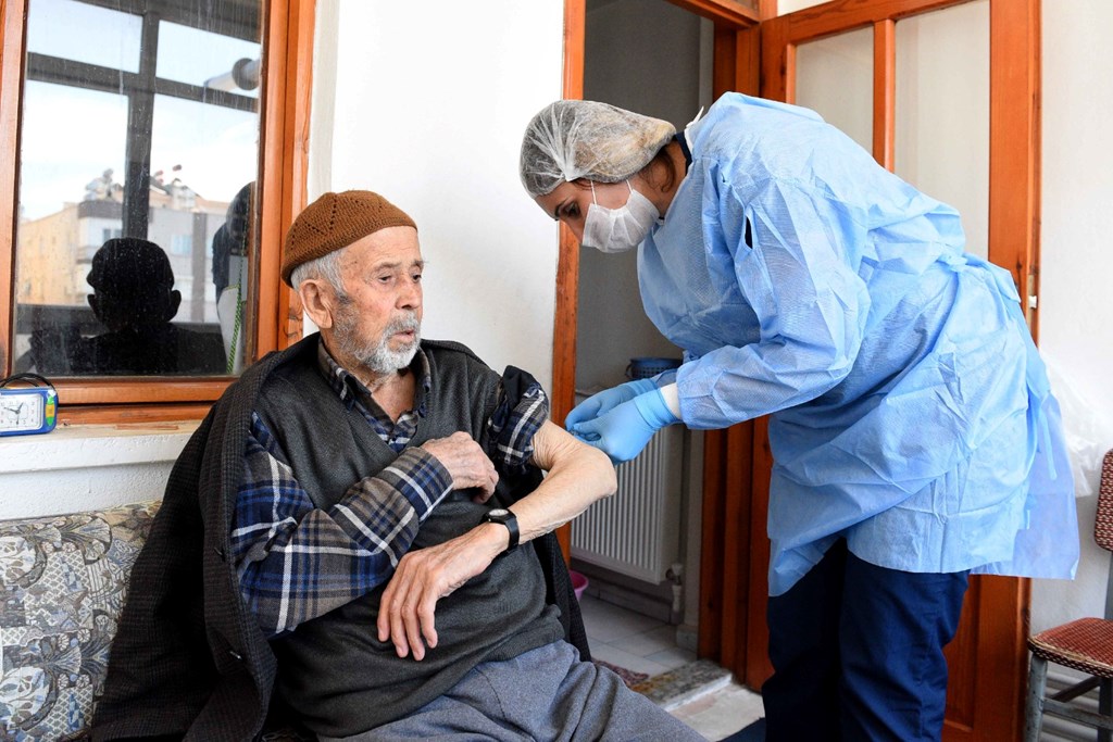 Bakanımız Sayın Derya Yanık: “Bakıma ihtiyacı olan engelli vatandaşlar ve aileleri için toplam 957 milyon TL Evde Bakım Yardımı’nı hesaplara yatırmaya başladık”