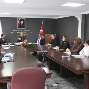 AİLE VE SOSYAL HİZMERLER MÜDÜRLÜĞÜ KURULUŞ MÜDÜRLERİ TOPLANTISI GERÇEKLEŞTİRİLDİ - fotoğraf 3