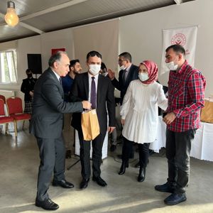 İstanbul Görme Engelliler Rehabilitasyon Merkezi Müdürlüğü bünyesinde eğitim sürecini başarıyla tamamlayan kursiyerler düzenlenen mezuniyet töreninde  sertifikalarını aldılar. - fotoğraf 9
