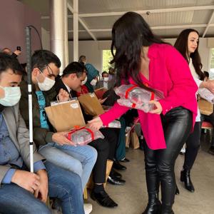 İstanbul Görme Engelliler Rehabilitasyon Merkezi Müdürlüğü bünyesinde eğitim sürecini başarıyla tamamlayan kursiyerler düzenlenen mezuniyet töreninde  sertifikalarını aldılar. - fotoğraf 5