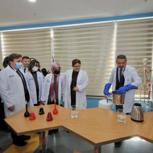 Bakanımız Derya Yanık, Aksaray'da Kadın Aktivite Merkezi’nin Açılışı ile Uluslararası Bilimde Kadın ve Kız Çocukları Günü Programına Katıldı - fotoğraf 9